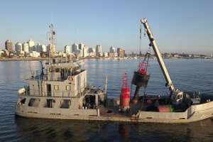 Boya Islas Malvinas fue retirada de la bahía de Maldonado