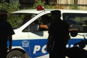 Golpearon a un conductor para robarle su vehículo