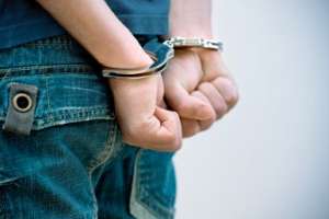 Medidas para una adolescente que robó en una tienda del centro de Maldonado