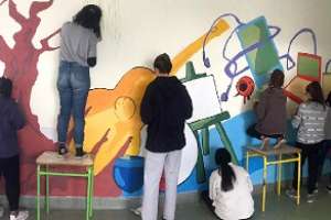 El arte gana los muros del Liceo N°1 de San Carlos