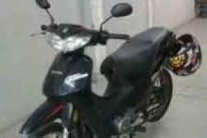 Detuvieron a un adolescente que circulaba en una moto robada