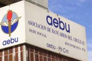 AEBU se moviliza en Maldonado por mejoras para empleados de las administradoras de crédito