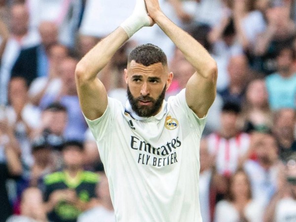 Ministro del Interior de Francia acusa al jugador Karim Benzema de tener vínculos con organizaciones terroristas