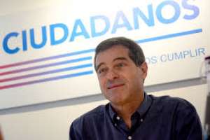 Talvi suspende gira y presentación de lista por tortícolis