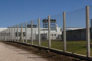 Le impusieron medidas a una mujer que intentó ingresar cannabis a Las Rosas