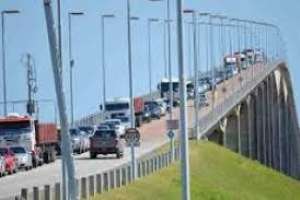 Martínez: lo de Argentina es “un tsunami” y se requieren medidas de emergencia