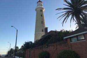 Primavera en la plaza y reencuentro en el faro de Punta del Este
