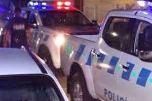 Varios menores y mayores formalizados tras rapiñar y golpear a un hombre en la calle