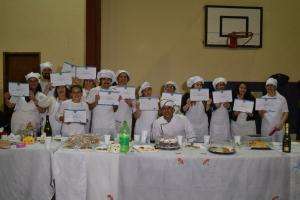 Alumnos de los cursos formativos laborales reciben sus certificados y realizan muestra el sábado