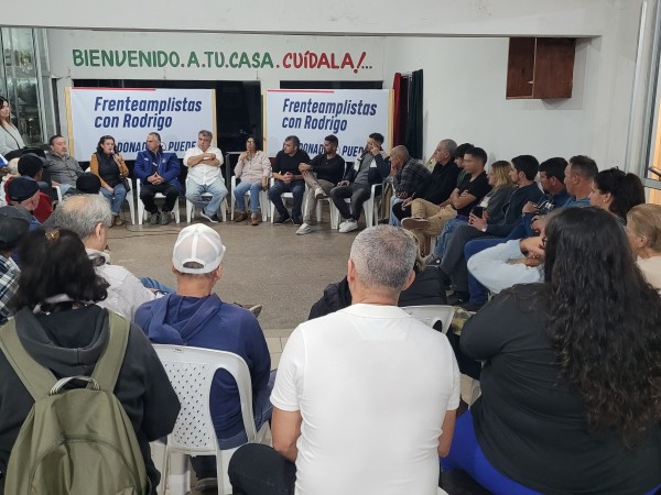 Blás anunció que frenteamplistas se unieron a su candidatura