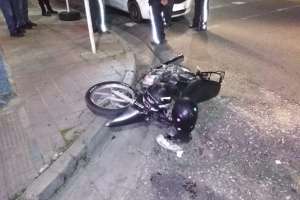 Dos heridos tras el choque de un auto y una moto
