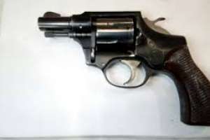 Condenaron a un hombre que amenazó a otro con un revólver en un club de Aiguá