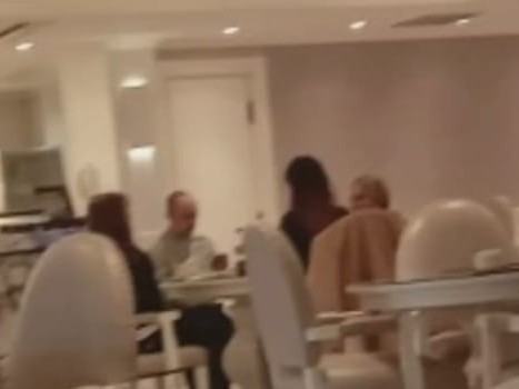 Nuevo escándalo: Icardi fue a buscar a sus hijas con orden judicial, pero se fue solo