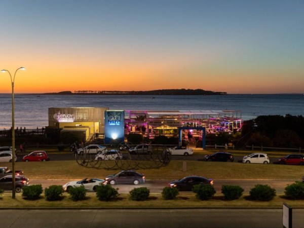 OVO Beach reabrió su...