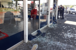 Concentración de gas causó explosión en un comercio de comidas de Camino de los Gauchos y avenida Aiguá