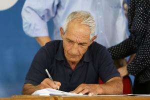 Se firman 17 escrituras de compraventa para familias a Maldonado Nuevo