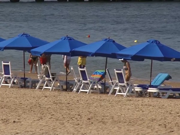 Comenzó la solicitud de autorización para sombrillas y reposeras en la playa: enteráte cómo realizarla