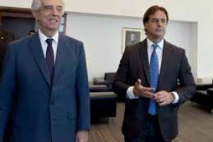 Se cumple la “Cena de las emociones”, con Vázquez y Lacalle Pou