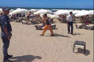 Playa Brava: intendencia retiró sillas y sombrillas de 5 edificios 