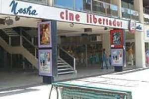 Se avecina el remate del Cine Libertador y de la Torre París por deudas con la IDM