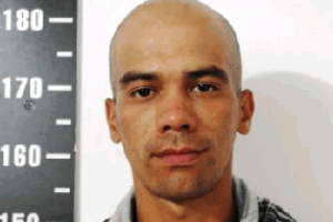 Detienen a dos hombres tras haber robado un depósito