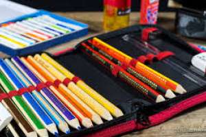 Policías: comienza la entrega de útiles