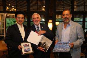 El intendente Jesús Bentancur se reunió con el empresario chino Paul Lam