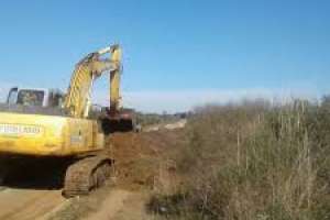 Un hombre murió al caer de un terraplén