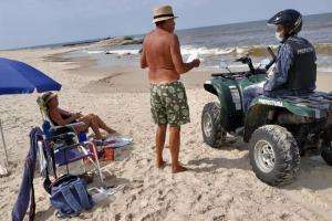 Insisten en que hay que evitar la presencia de personas en la playa y en el mar