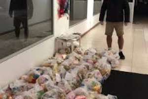 Canastasuy entregó alimentos a 50 familias de artesanos de Punta del Este