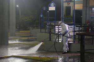 Continúan con las tareas de desinfección y nuevamente se solicita evitar las aglomeraciones