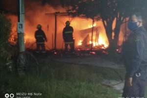 Incendio arrasa con una vivienda en Punta Negra