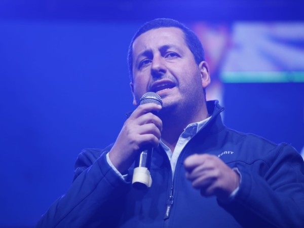 Diego Echeverría propone canastas de materiales subsidiadas para facilitar la construcción