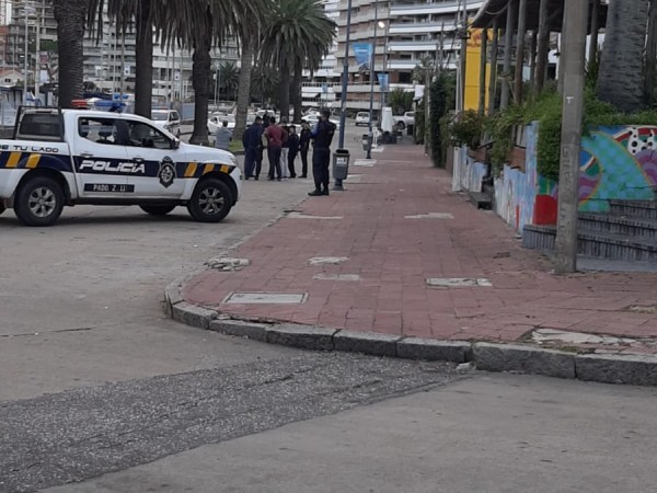 Está al caer el asesino del adolescente de 15 años en zona del puerto de Punta del Este; vecinos culpan a autoridades por lo ocurrido