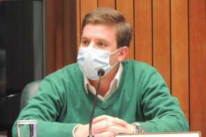 Garlo afirma que hay “recortes” en las becas terciarias que otorga la IDM