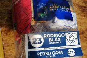 Rodrigo Blas calificó de "triste opereta" la difusión de fotos con calcomanías de su sector en canastas de alimentos
