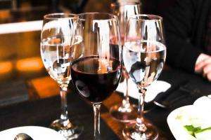 Restaurantes y fiesta: cierres preventivos, multa, pasaje a la justicia y desacato
