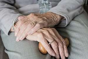 Clausuran residencial de ancianos en Piriápolis tras comprobar maltratos y hay denuncia penal