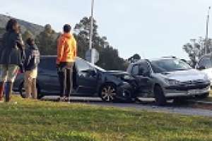 Dos personas resultaron lesionadas en accidente carretero