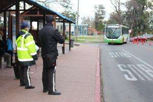 Cuerpo de inspectores intensificó la entrega de tapabocas entre los usuarios del transporte en Maldonado