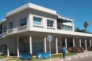 Realizan protesta ante la UGD reclamando que se mejore calidad del agua que se ofrece en Maldonado