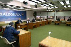 Fondo Coronavirus: Bentancur anunció un “plus” de 23 millones de pesos de ayuda junto a la canasta solidaria