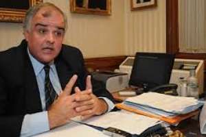 Penadés: barco de la Marina de EE.UU. que se encuentra el mar territorial uruguayo dejará beneficios económicos al país