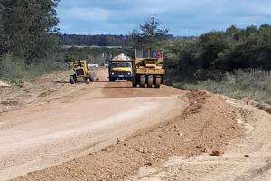 Continúan las obras de construcción vial en camino Paso de la Cantera
