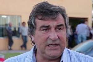 Botana propone distribución territorial de la publicidad oficial y exoneraciones impositivas para facilitar acceso a la propiedad.