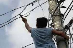 Un hombre murió electrocutado al intentar robar cables de UTE