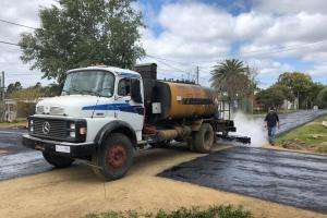 Realizan un plan de mejora de calles en km 110, en zona oeste