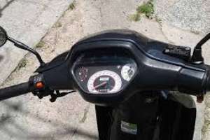 Robaron una moto en Pinares y los atraparon cuando paseaban en Los Eucaliptus