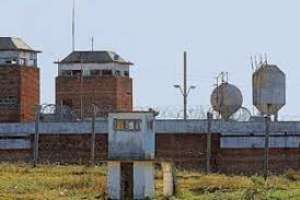 Hisoparon a personal de Las Rosas por caso de funcionaria Covid positiva