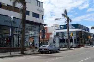 Intendencia de Maldonado y Salud Pública no autorizan "movida" en Calle 20 de Punta del Este; el municipio la suspendió